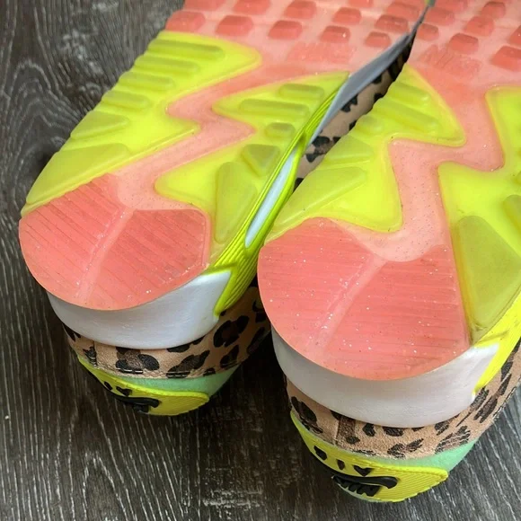 Nike - Picture 11 of 17